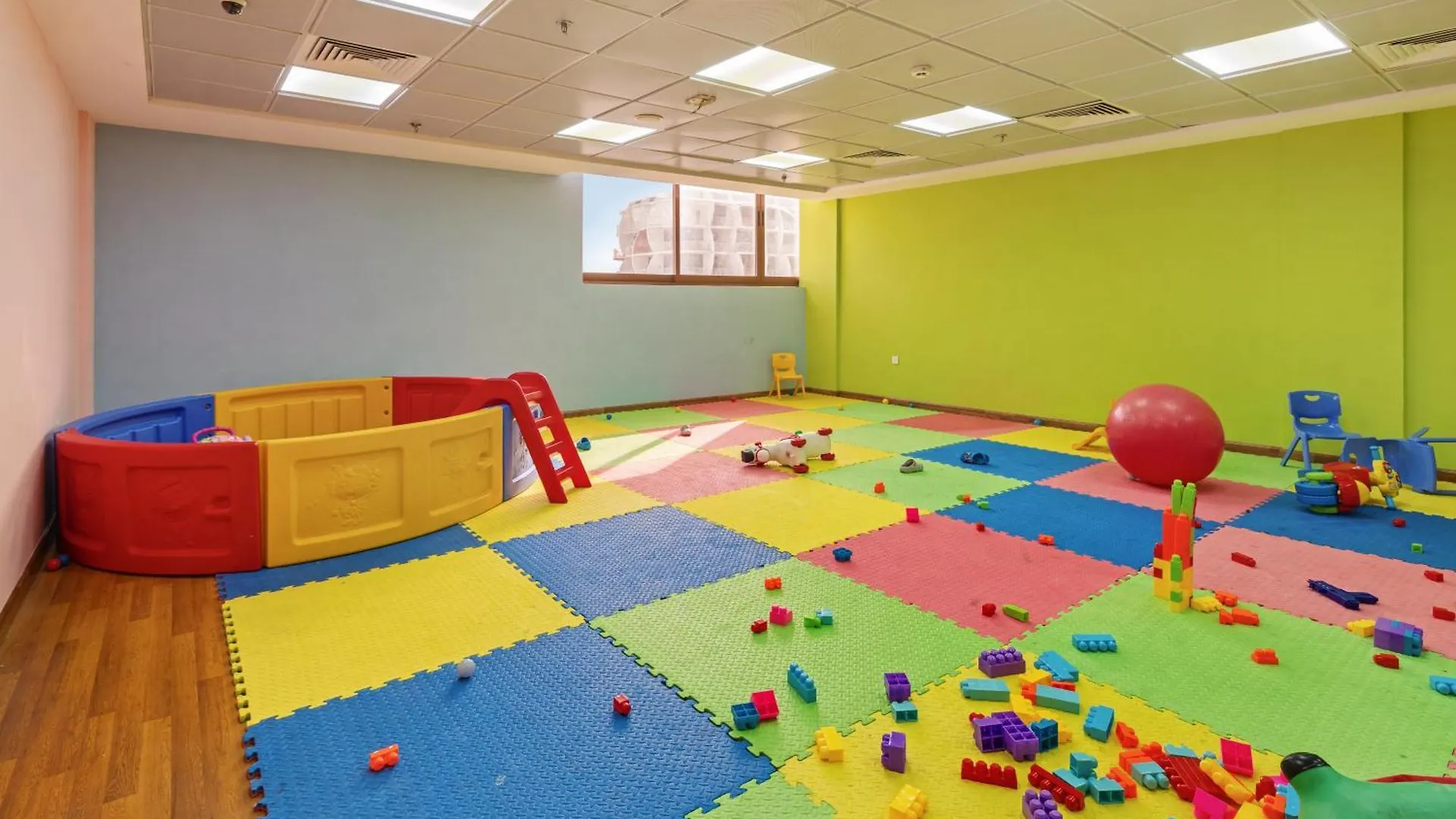 Spacious Studio In Central Silicon Oasis ドバイ